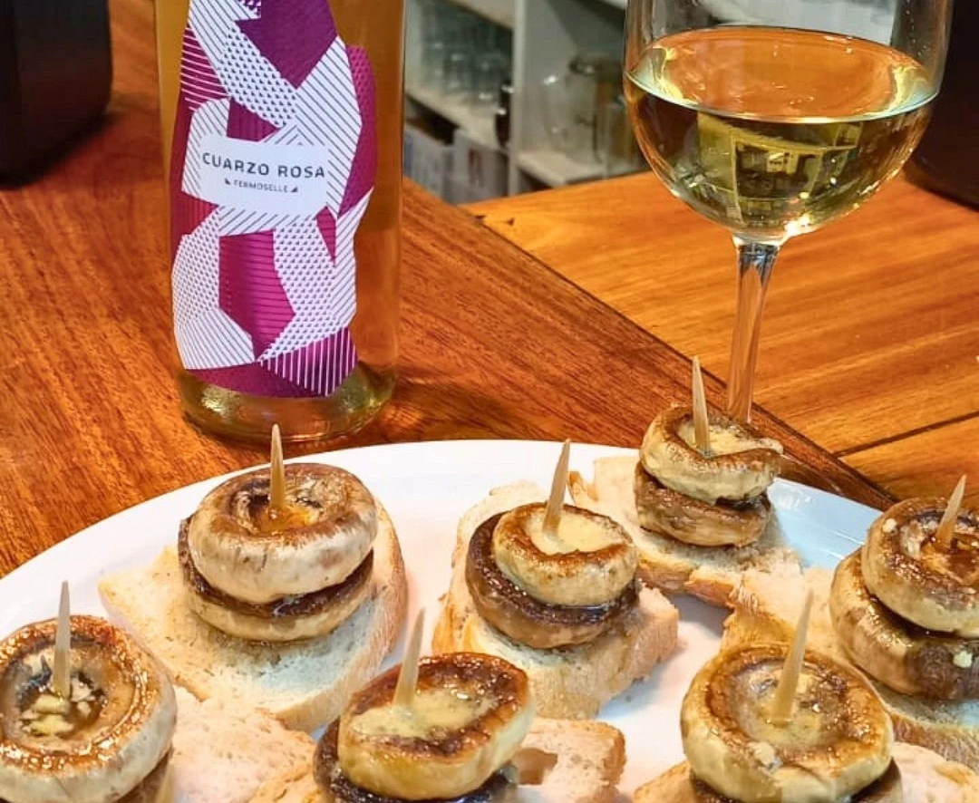 Maridaje de vino blanco de Cuarzo Rosa